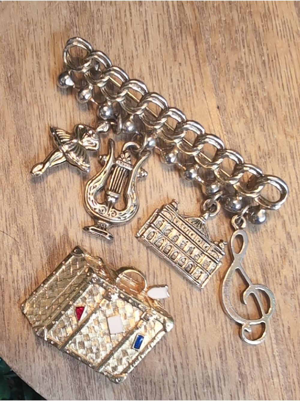 Vtg Performance Arts & Travel Pin Set